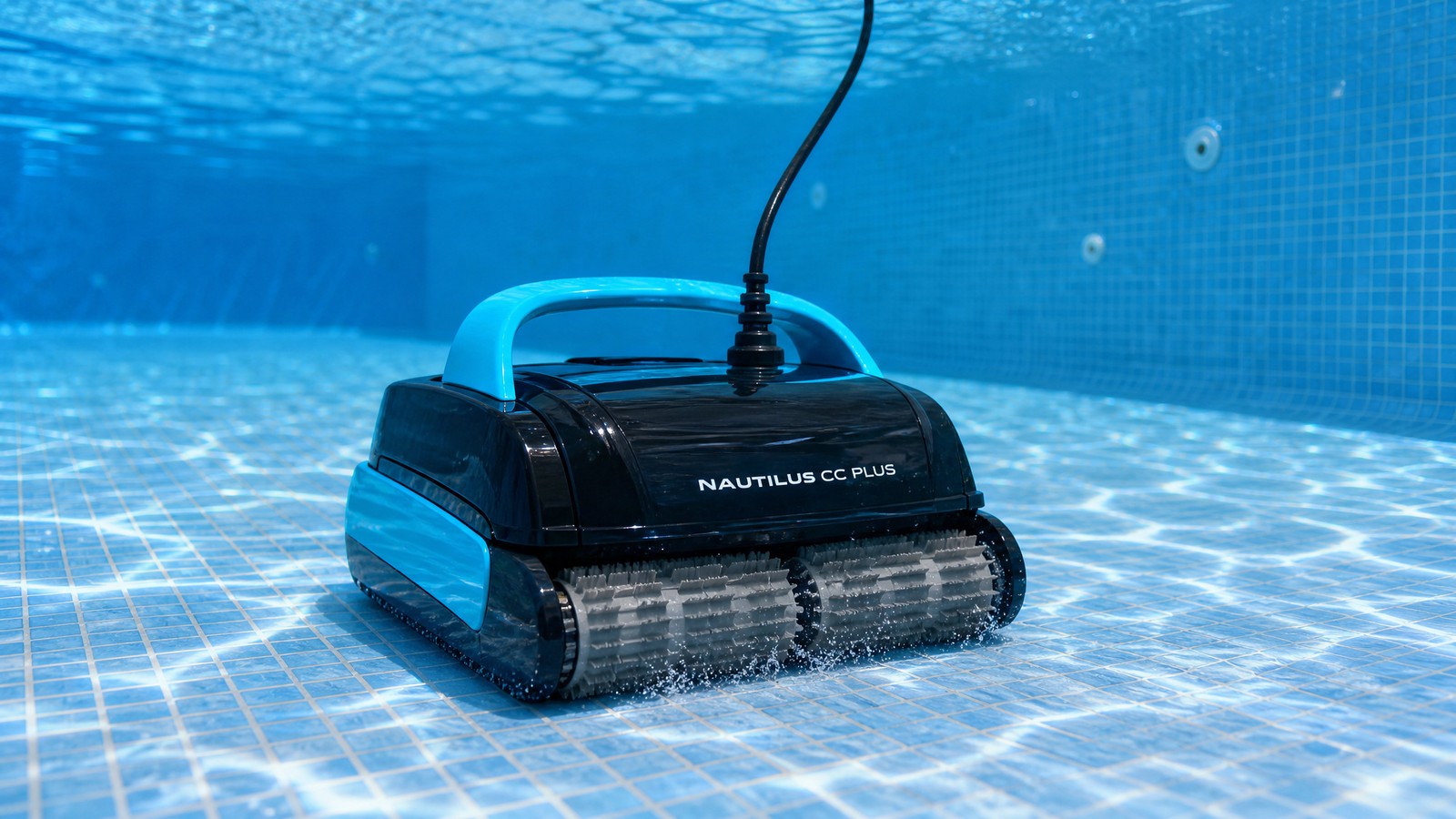 Dolphin Nautilus CC Plus opiniões — análise de cobertura de fundo em piscina