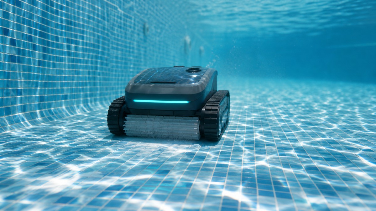 Zodiac Freedom OF 42 iQ opiniões — a limpar o fundo de uma piscina